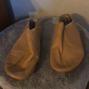 Girls jazz shoes